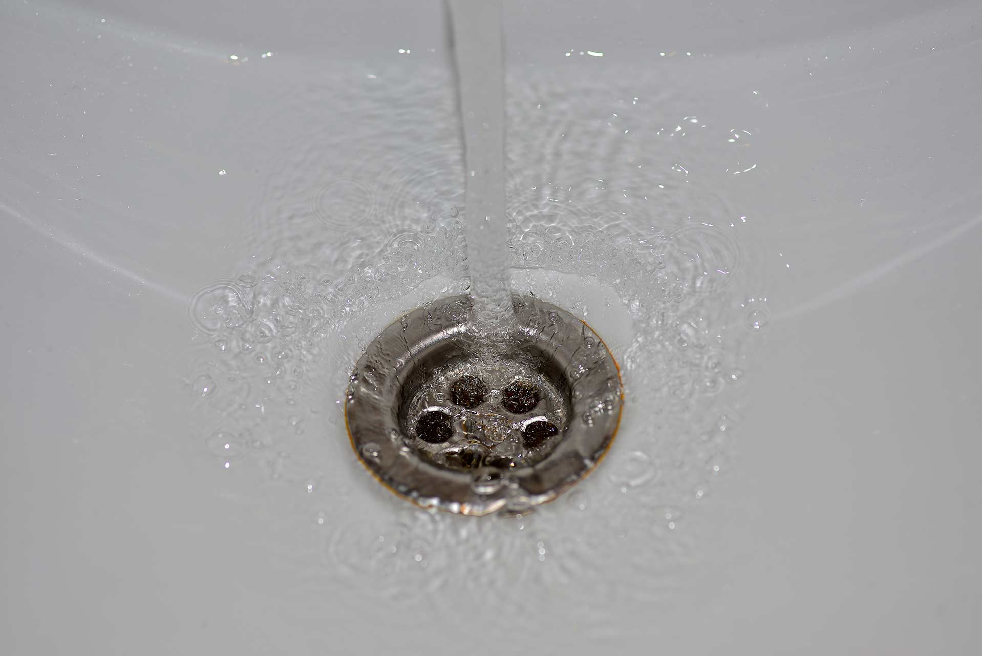 A2B Drains provides services to unblock blocked sinks and drains for properties in Alfreton.